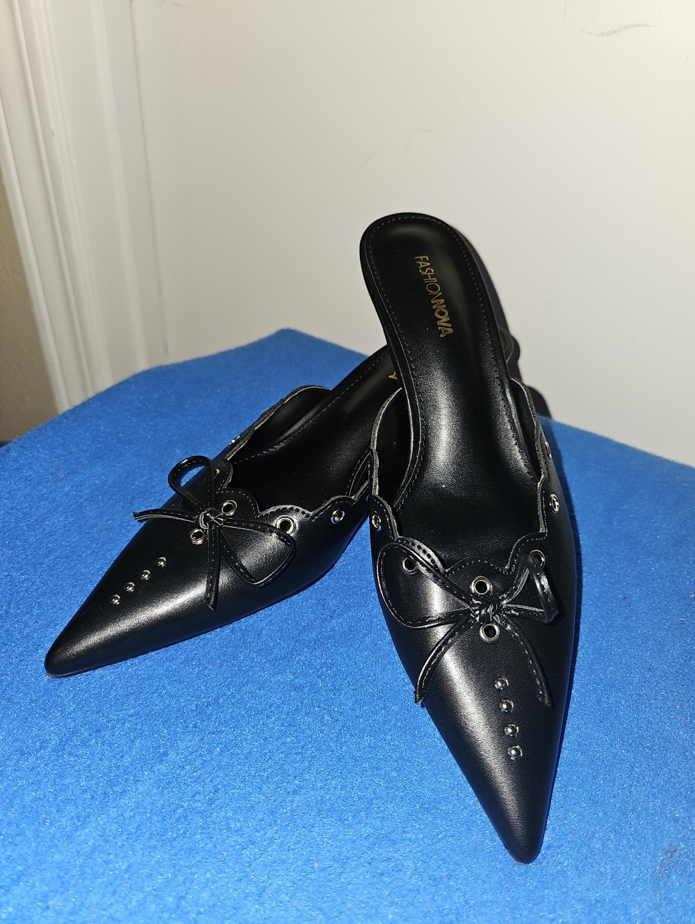 Fashion Nova Black Pointed Bow-Accent Mules